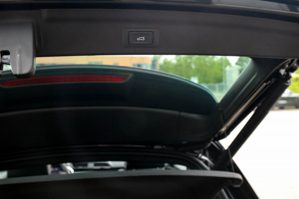 Audi Q3 35 TFSI 1.5 TFSI S Line Pro Line S 150pk S-Tronic 1e|Panoramadak|Virtual Cockpit|LED Matrix|Lederen sportstoelen|Black|360