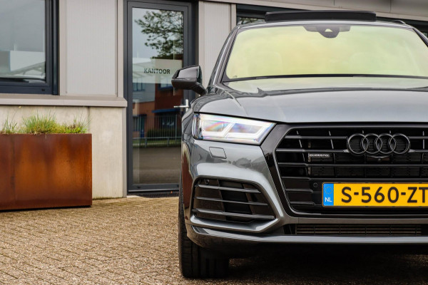 Audi Q5 55 TFSI e Quattro Competition Pro Line S S-Line 367pk Automaat Luchtvering|Panoramadak|Virtual Cockpit|S kuipstoelen|Black