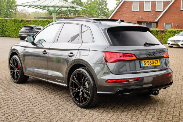 Audi Q5 55 TFSI e Quattro Competition Pro Line S S-Line 367pk Automaat Luchtvering|Panoramadak|Virtual Cockpit|S kuipstoelen|Black