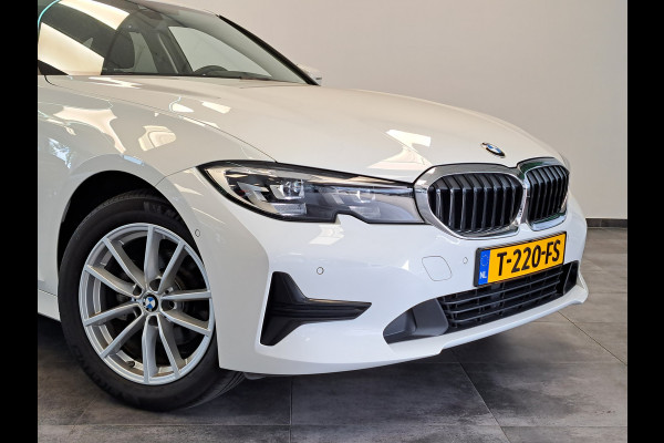 BMW 3 Serie 318i Executive Navigatie Clima Cruise PDC LM 157 PK! 2 jaar garantie mogelijk* (vraag naar de voorwaarden)