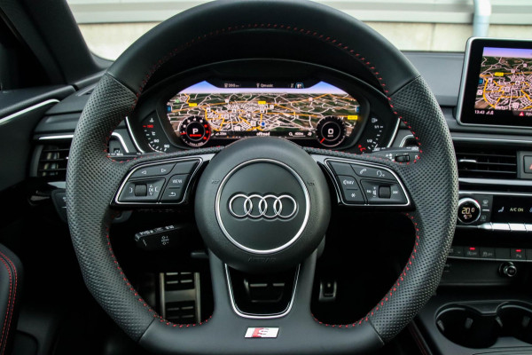 Audi A4 Avant 40 2.0TFSI S line Black Edition Facelift 190pk S-Tronic 2e|DLR|Panoramadak|Virtual Cockpit|Leder|LED Matrix|Black|19