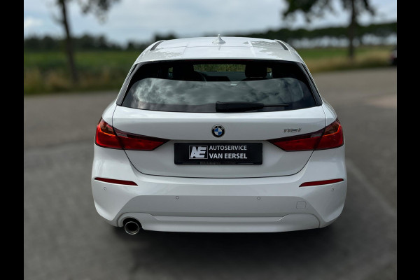 BMW 1-serie 118i High Executive Edition AUTOMAAT / BTW / NAVIGATIE / CRUISE / STOELVERWARM + ECC / PDC / 4 SEIZ. BAND