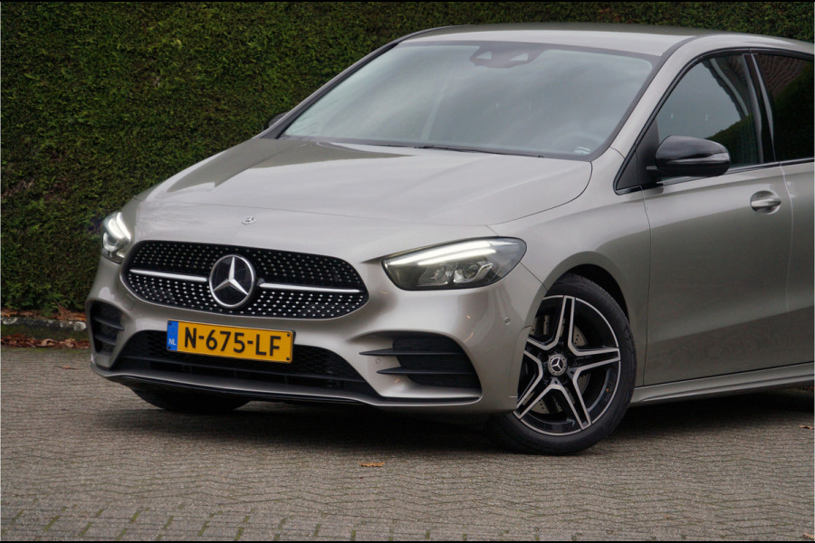 Mercedes-Benz B-Klasse B 250 4M AMG line Night | Widescreen Carplay Camera AR-navi