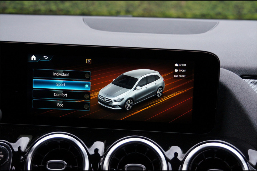 Mercedes-Benz B-Klasse B 250 4M AMG line Night | Widescreen Carplay Camera AR-navi