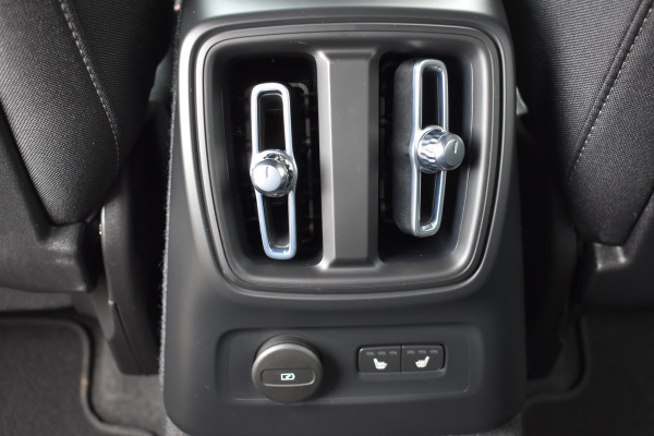 Volvo XC40 Recharge T5 262PK Automaat Plus Bright | Camera | Elektr. stoelen | Alarm | BLIS | Adaptieve cruise | Stoel & Stuur verwarming |