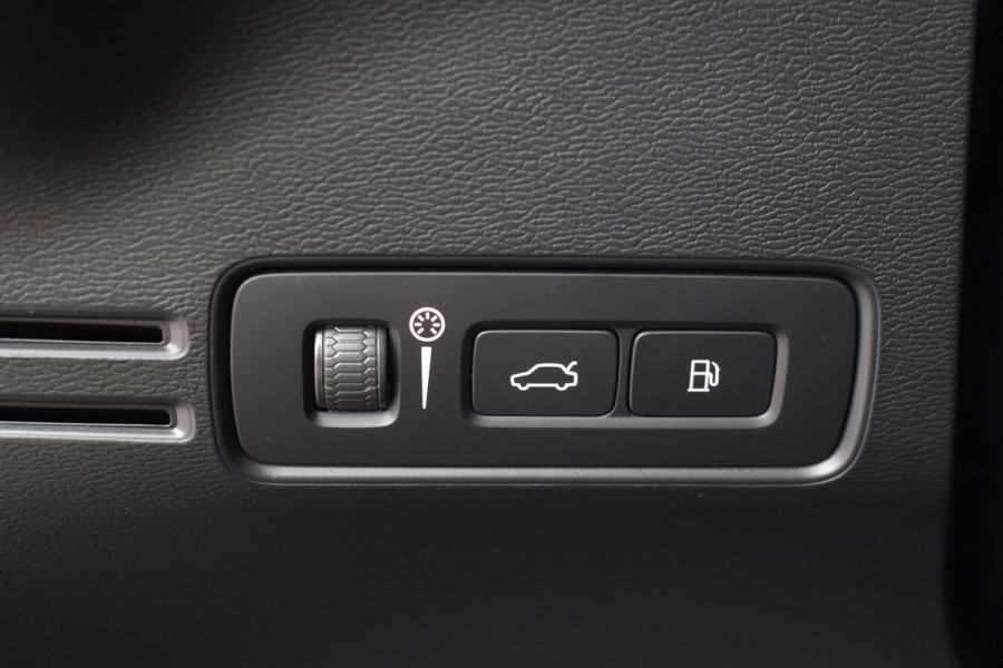 Volvo XC40 Recharge T5 262PK Automaat Plus Bright | Camera | Elektr. stoelen | Alarm | BLIS | Adaptieve cruise | Stoel & Stuur verwarming |