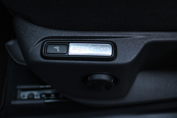 Volkswagen Tiguan 1.4 TSI Business R-line Virtual Cockpit Panodak led G-navi Pdc Camera Ecc Bj:2018