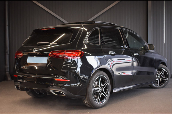 Mercedes-Benz B-Klasse 180 AMG Line | Facelift | Panaroma-schuifdak | 360Graden-Camera | Stoelverwarming |