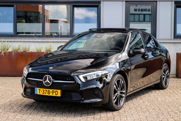 Mercedes-Benz A-Klasse 250 e Limousine Launch Sport Edition 8G Automaat 218pk! 1e|Panoramadak|Widescreen|LED|Leder|Burmester|Sfeer