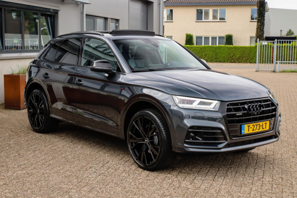 Audi Q5 55 TFSI e Quattro Competition Pro Line S S-Line 367pk Automaat 1e|Panoramadak|Virtual Cockpit|Kuipstoelen|LED Matrix|Black