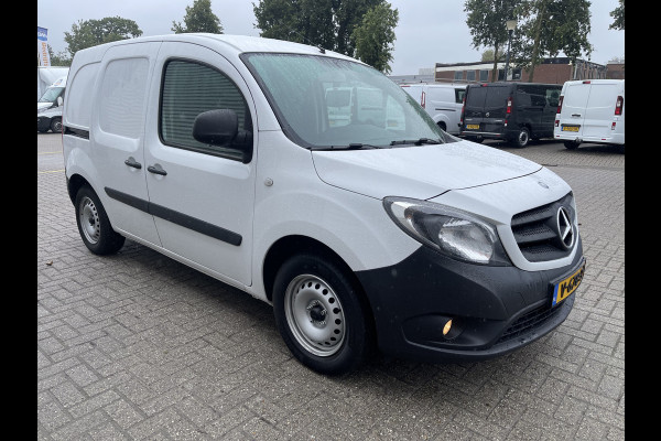 Mercedes-Benz Citan 108 CDI BlueEFFICIENCY / rijklaar € 8.950 ex btw / lease vanaf € 218 / airco / armsteun / schuifdeur / achterdeuren met ramen / euro 6 diesel !