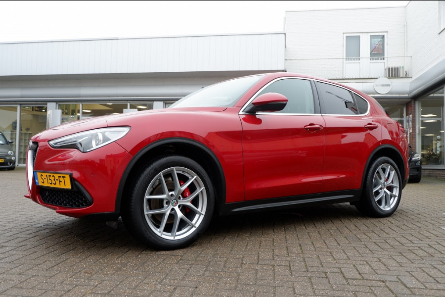 Alfa Romeo Stelvio 2.0 T AWD F.E. 280 PK Q4 Rijklaar incl. 12 mnd. garantie