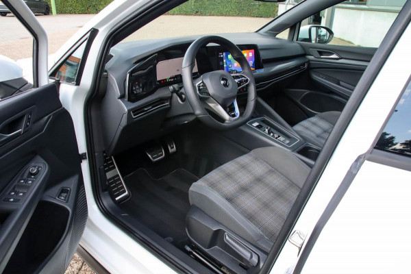 Volkswagen Golf 1.4 TSI PHEV GTE 245pk DSG 1e Eig|DLR|Panoramadak|Virtual Cockpit|IQ Light LED|Kuipstoelen|NAVI|CarPlay|ACC|Camera