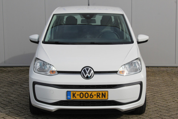 Volkswagen up! 1.0-65pk 5drs. Slechts 22,- wegenbelasting ! Airco, radio, telefoonvoorb., 5drs., Isofix, lane assist etc.