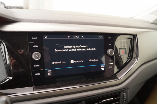 Volkswagen Polo 1.0 TSI Comfortline Executive -NAVI-ACC-DAB-CARPLAY-