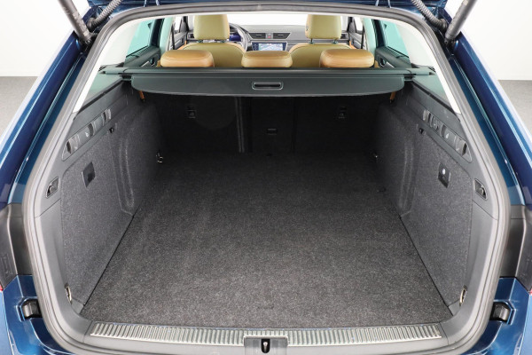 Škoda Superb Combi Business Edition Plus 1.4 218pk PHEV | Cognac leder | Panoramadak | Adaptive cruise control | Elektrische stoelen | Dode hoek sensoren | Stoelverwarming