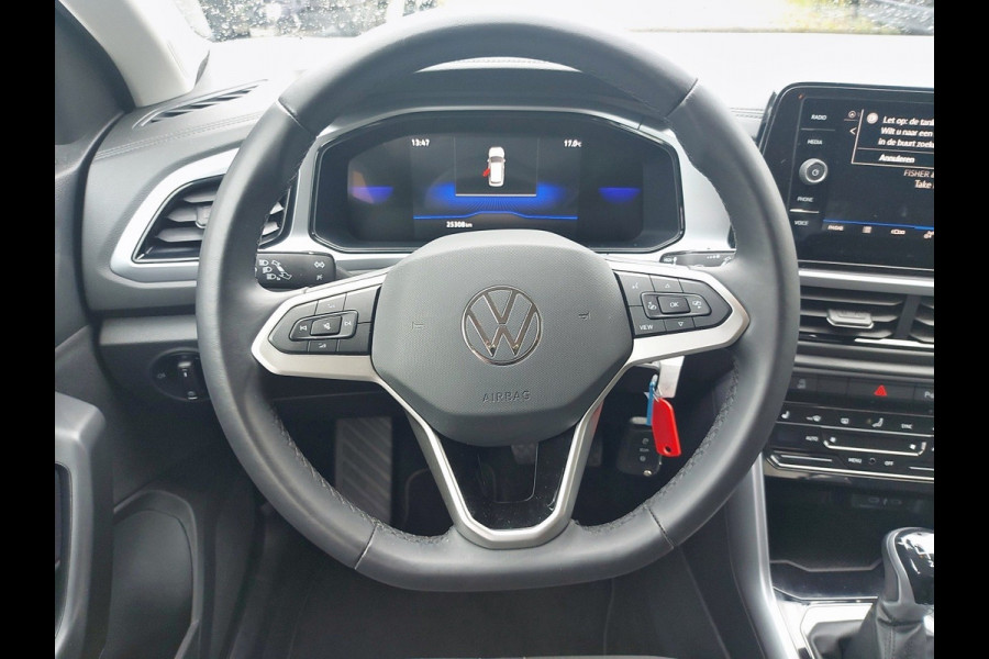 Volkswagen T-Roc 1.0 TSI Life, airco,stoelverwarming,navigatie,parkeersensoren,virtueel dahbord,