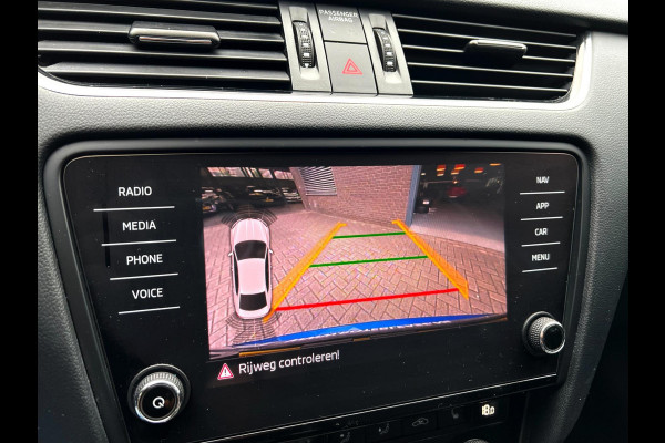 Škoda Octavia 1.0 TSI Greentech Ambition Business Carplay_Cruise_Navi_ACC