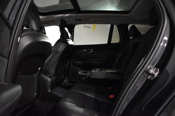 Volvo V60 T8 390PK Automaat Recharge AWD Inscription / Panoramadak / Elektrische bestuurderstoel / Camera achter / Trekhaak