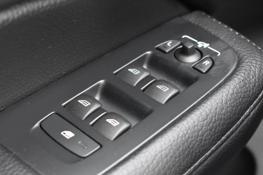 Volvo V60 T8 455PK Automaat Recharge AWD Inscription / Longe Range / Lighting pakket / Park assist pakket / Camera achter / 19'velgen