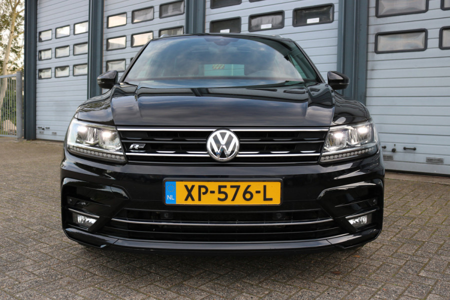 Volkswagen Tiguan 1.5 TSI ACT Highline Business R Xenon Led Dyna audio Panodak Virtual display T-haak Bj:2019