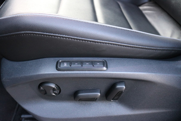 Volkswagen Tiguan 1.5 TSI ACT Highline Business R Xenon Led Dyna audio Panodak Virtual display T-haak Bj:2019
