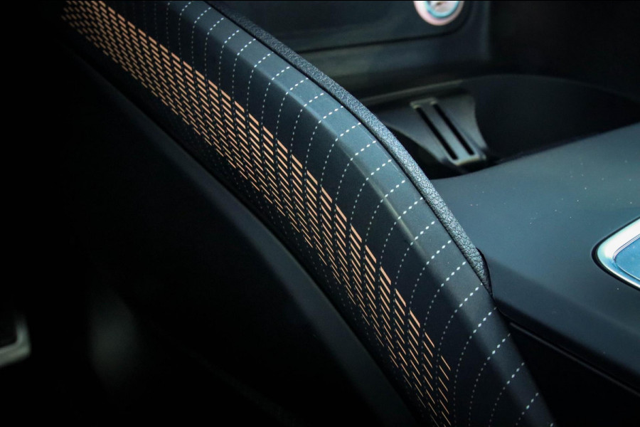 Audi Q2 1.4 TFSI CoD Sport Pro Line S S-line 150pk S-Tronic! Origineel NL|Panoramadak|LED Matrix|3D Knipper|Sfeerverlichting|Black