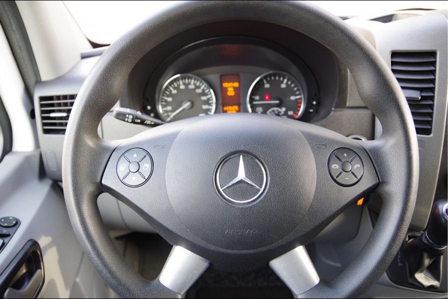 Mercedes-Benz Sprinter 319 3.0 CDI V6 AUT. XENON, NAVI, CRUISE, AIRCO, STANDKACHEL, STOELVERWARMING, PARKEERSENSOREN, TREKHAAK DUBBELE CABINE LEVERBAAR
