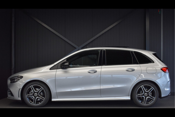 Mercedes-Benz B-Klasse 180 AMG Line | Panaroma-schuifdak | 360Graden-Camera | Stoelverwarming | Night-Pakket | Rijassistentiepakket