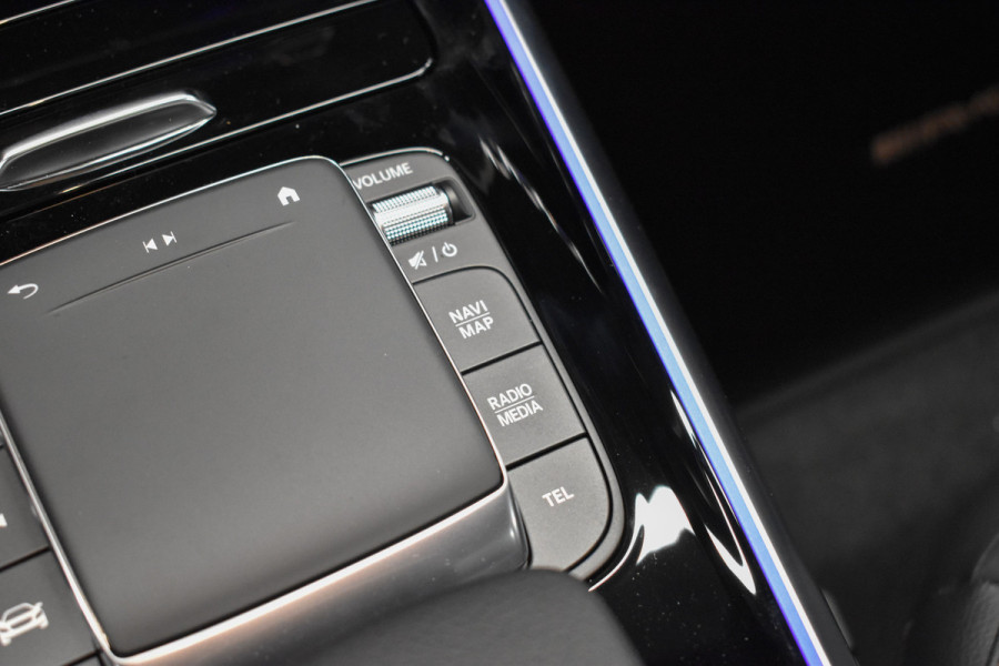 Mercedes-Benz B-Klasse 180 AMG Line | Panaroma-schuifdak | 360Graden-Camera | Stoelverwarming | Night-Pakket | Rijassistentiepakket