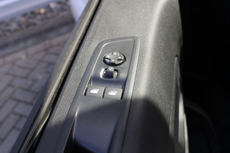 Opel Vivaro L3H1 2.0 BlueHDi 145 S&S L3 | Voorraad leverbaar | Airco | Camera | Apple carplay / Android auto |