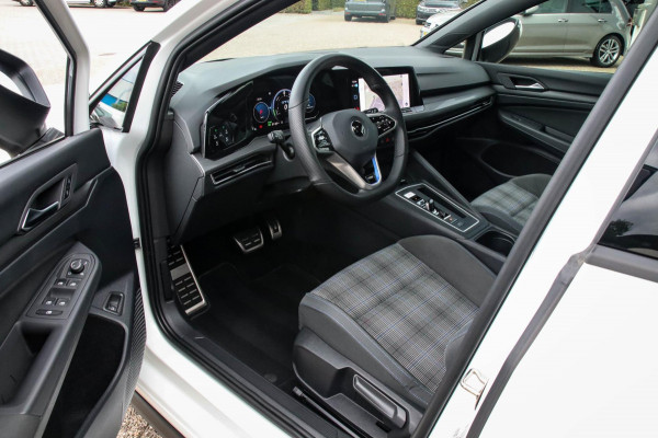 Volkswagen Golf 1.4 TSI PHEV GTE 245pk DSG 1e Eig|DLR|Panoramadak|Virtual Cockpit|IQ Light LED|Kuipstoelen|NAVI|CarPlay|ACC|Camera