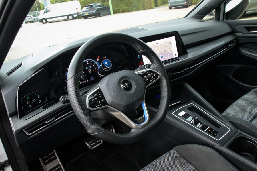 Volkswagen Golf 1.4 TSI PHEV GTE 245pk DSG 1e Eig|DLR|Panoramadak|Virtual Cockpit|IQ Light LED|Kuipstoelen|NAVI|CarPlay|ACC|Camera