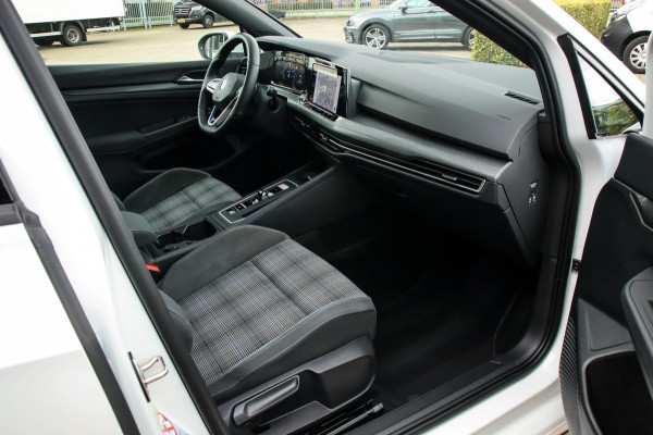 Volkswagen Golf 1.4 TSI PHEV GTE 245pk DSG 1e Eig|DLR|Panoramadak|Virtual Cockpit|IQ Light LED|Kuipstoelen|NAVI|CarPlay|ACC|Camera