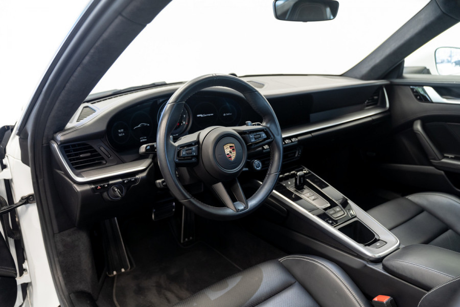 Porsche 911 3.0 Carrera 992 Full LED Sport Chrono Pano Bose Audio 385 PK!