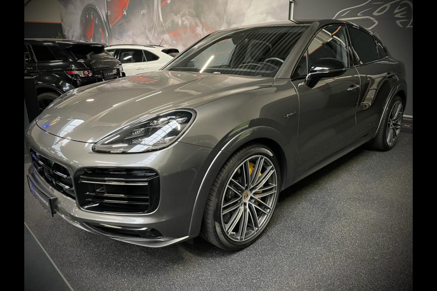 Porsche Cayenne 4.0 TURBO S E-HYBRID 680 PK KERAMISCH PANO