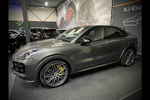 Porsche Cayenne 4.0 TURBO S E-HYBRID 680 PK KERAMISCH PANO