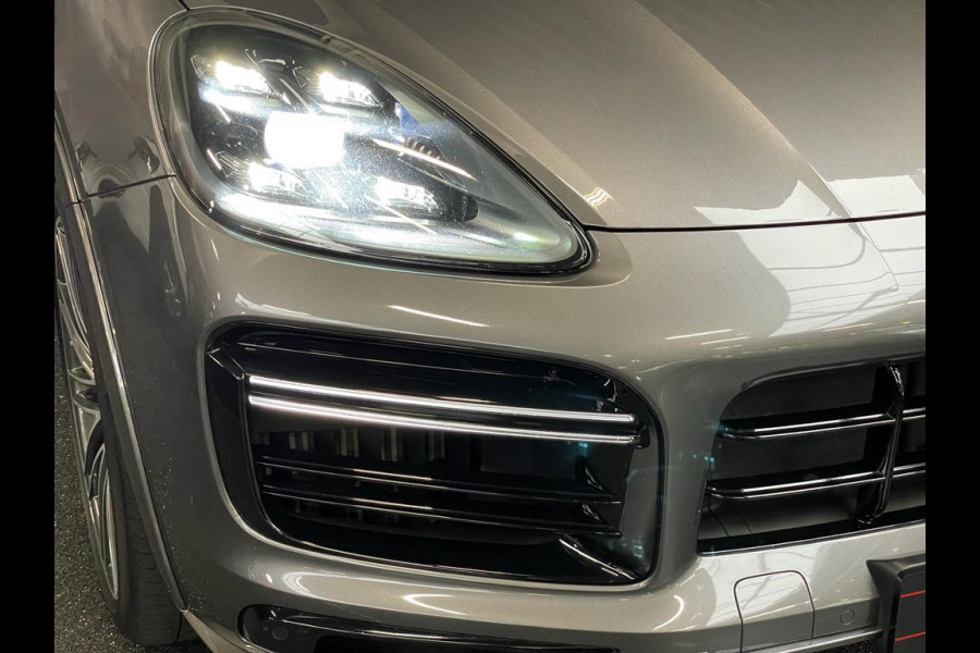 Porsche Cayenne 4.0 TURBO S E-HYBRID 680 PK KERAMISCH PANO