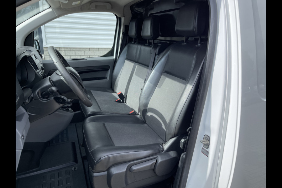 Toyota ProAce Worker 1.6 D-4D Cool Comfort / rijklaar € 15.950 ex btw / lease vanaf € 315 / airco / cruise / bijrijdersbank / trekhaak !