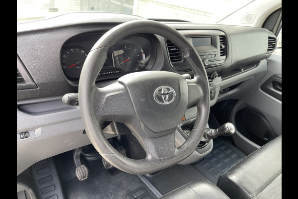 Toyota ProAce Worker 1.6 D-4D Cool Comfort / rijklaar € 15.950 ex btw / lease vanaf € 315 / airco / cruise / bijrijdersbank / trekhaak !