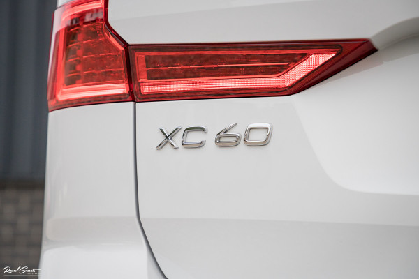 Volvo XC60 2.0 T8 Twin Engine AWD R-Design | Panorama | Adaptive cruise | Apple carplay |