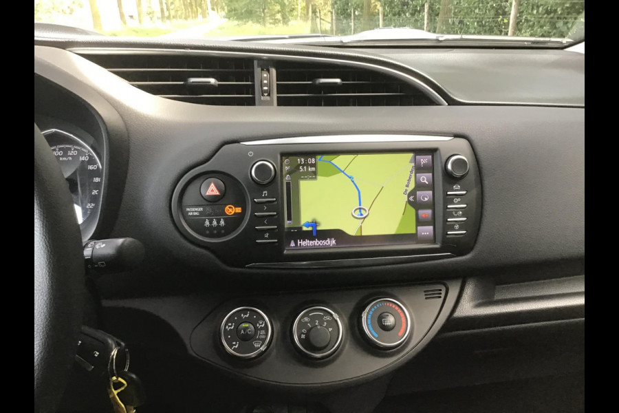 Toyota Yaris 1.5 VVT-i Comfort met navi/camera/cruise/airco