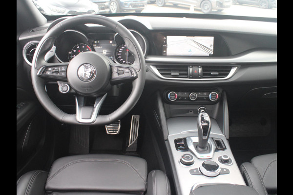 Alfa Romeo Stelvio 2.0 Turbo Aut. 320pk AWD Sprint | Veloce Int. | Xenon | Navi | Leder | Schuif-/Kanteldak | Apple Carplay | 20" | Adas 2 | Stoel-/stuurverwarming | Camera