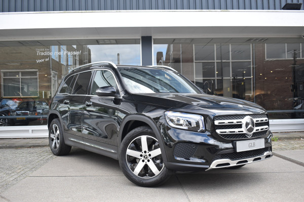 Mercedes-Benz Glb 200 Luxury Line 7p. | Acheruitrijcamera | Stoelverwarming | Trekhaak |