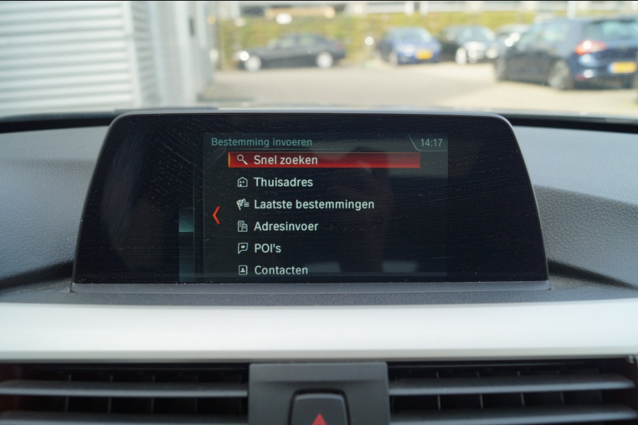 BMW 3 Serie Touring 318i Executive Automaat -LEER-PANO-LED-NAVI-ECC-PDC-