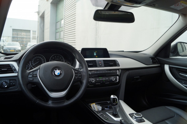 BMW 3 Serie Touring 318i Executive Automaat -LEER-PANO-LED-NAVI-ECC-PDC-