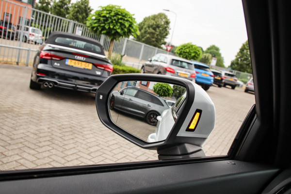 Audi Q3 35 TFSI 1.5 TFSI S Line Pro Line S 150pk S-Tronic! 1e Eig|NL|DLR|Panoramadak|Virtual Cockpit|LED Matrix|Leder|20inch|Black