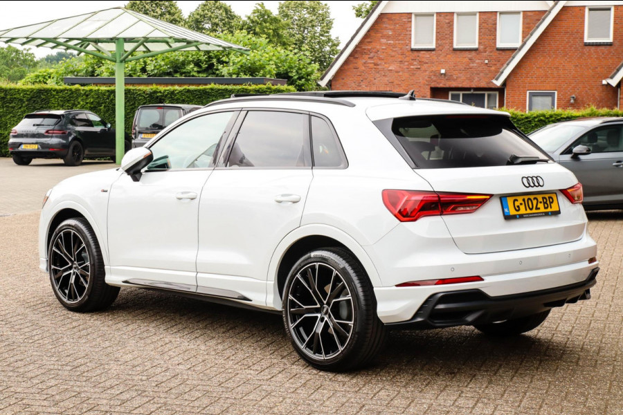 Audi Q3 35 TFSI 1.5 TFSI S Line Pro Line S 150pk S-Tronic! 1e Eig|NL|DLR|Panoramadak|Virtual Cockpit|LED Matrix|Leder|20inch|Black