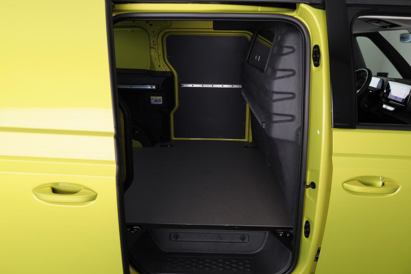 Volkswagen ID. Buzz Cargo Intro 2 Elektromotor 204 pk L1H1 77 kWh VOORRAAD!!  RIJKLAAR!!