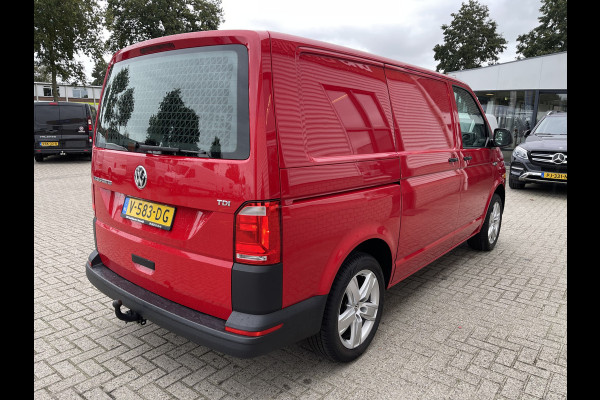 Volkswagen Transporter 2.0 TDI 102pk L1H1 Comfortline / vaste prijs rijklaar € 17.950 ex btw / lease vanaf € 348 / airco / cruise control / trekhaak 2200 kg / 18 Inch lichtmetalen velgen met nieuwe 4-seizoenen Vredestein banden !